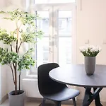 Origer By Rentaroo Apartament *