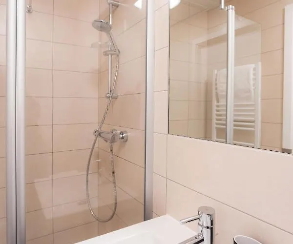 Origer By Rentaroo Apartman